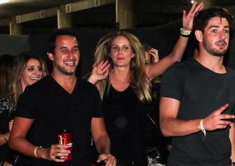  Alexandre Pato é clicado com namorada nova